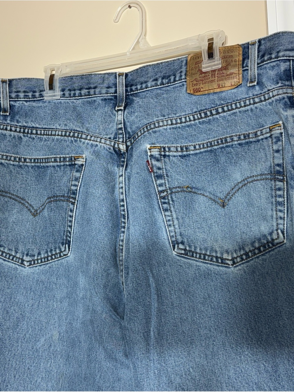 Vintage Levi's 560 Red Tab loose fit tapered leg 42x30
